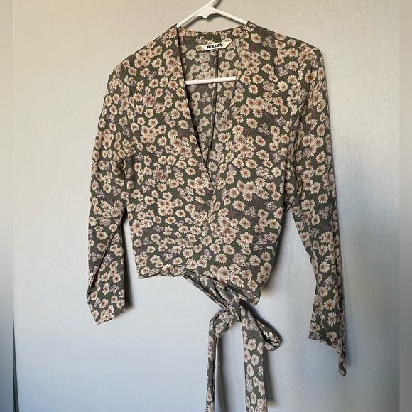 Rolla’s Delilah Daisies Blouse in Olive Size S Like New - Picture 5 of 8